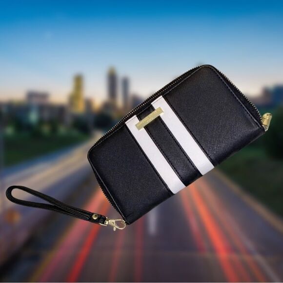 Great🎉 Condition ADRIENNE VITTADINI studio wallet approx 8x4.5- Elegant! - Picture 1 of 9
